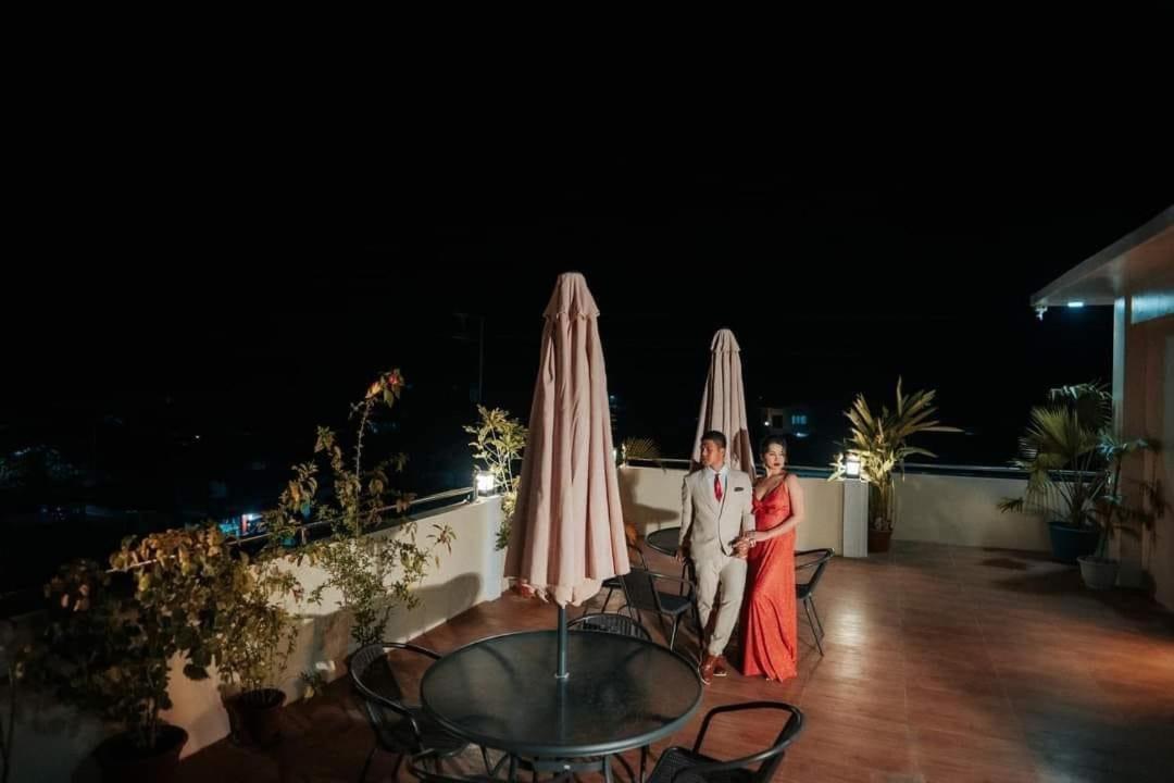 Rich-Vania Suites General Luna  Zewnętrze zdjęcie