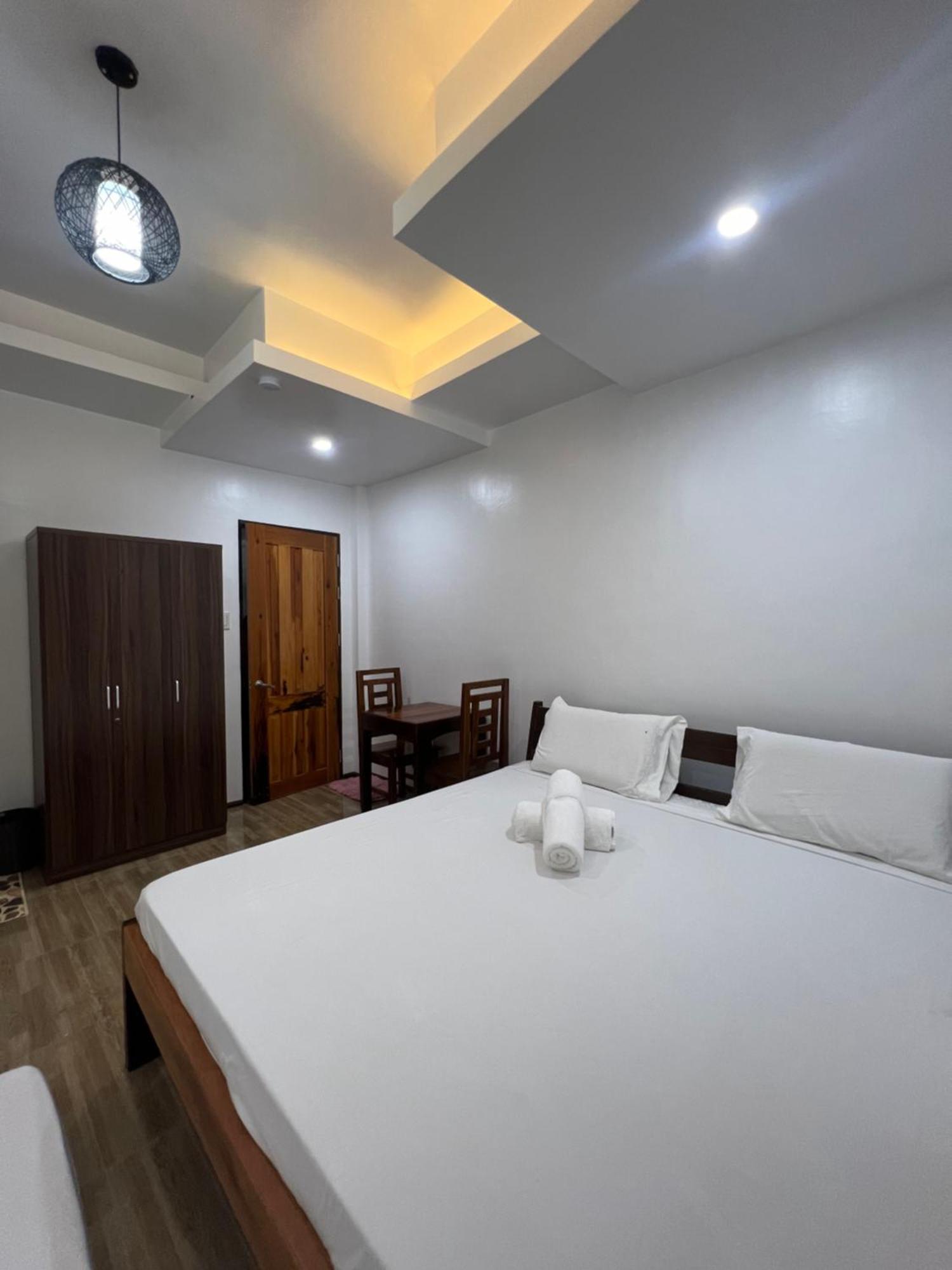 Rich-Vania Suites General Luna  Zewnętrze zdjęcie